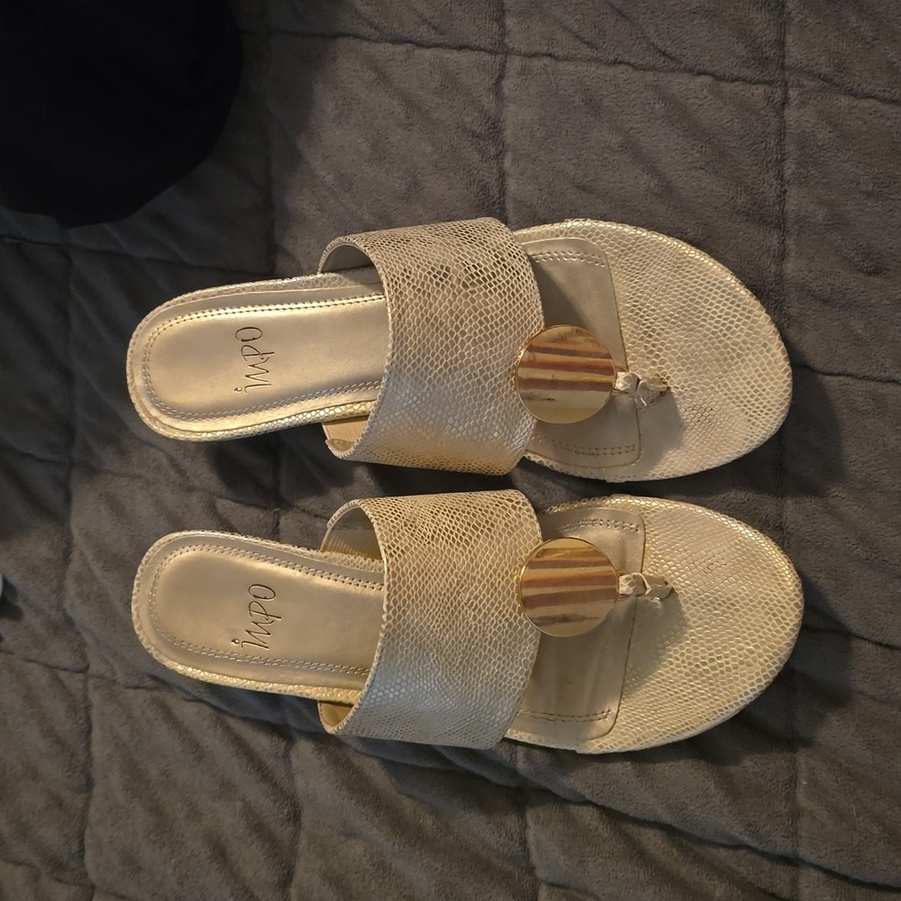 Gold sandels